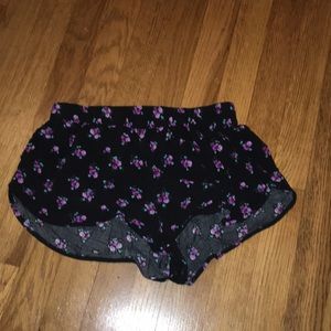 Floral black flow shorts